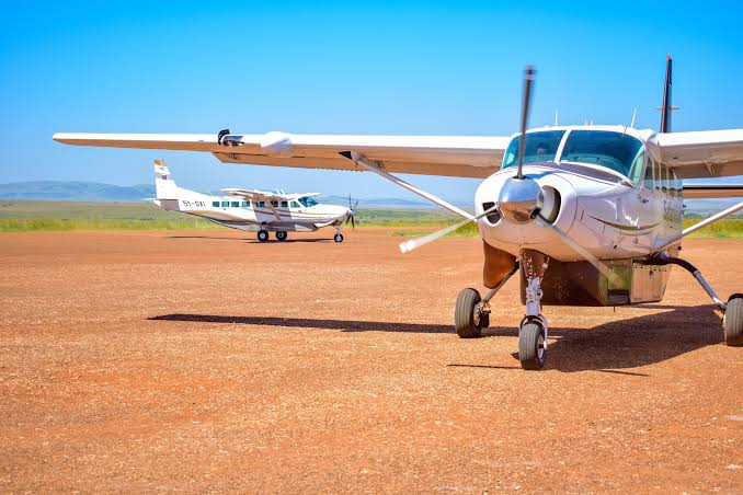 Flying Safaris vs. Overland Drives